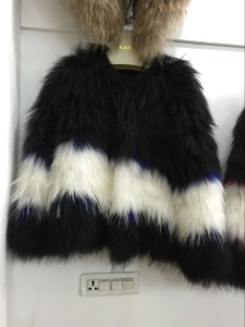 L001 knitted raccoon fur (1)