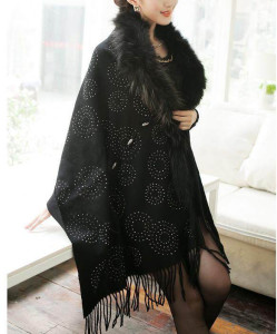 16-March-054 wool shawl with raccoon fur trim  (5)