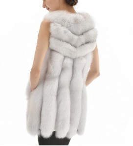 16May-027 fox fur vest  (5)