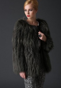 16-037June raccoon fur coat  (4)