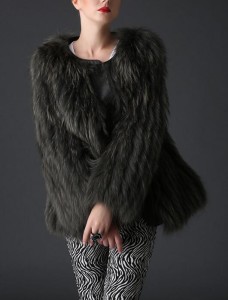 16-037June raccoon fur coat  (5)