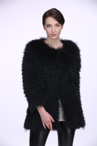 1610016-raccoon-fur-coat-eileenhou-63
