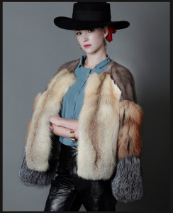1701033 mink fur coat with fox fur sleeve front eileenhou (11)