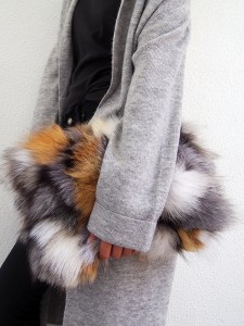 1704049 fox fur handbag eileenhou lvcomeff (1)