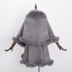 1704091 shawl with fox fur trimming eileenhou lvcomeff (10)