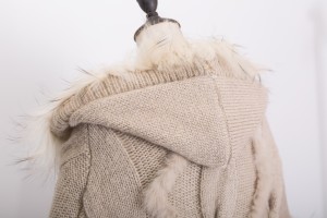 1704093 wool ponch with rabbit fur trimming eileenhou lvcomeff (8)
