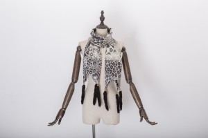1704104 scarf with mink fur tail eileenhou lvcomeff (2)