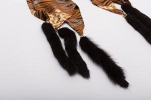 1704104 scarf with mink fur tail eileenhou lvcomeff (24)