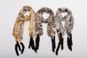 1704104 scarf with mink fur tail eileenhou lvcomeff (33)