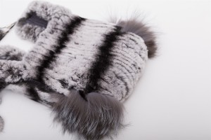 1704118 rex rabbit fur hat with tassles eileenhou lvcomeff (19)