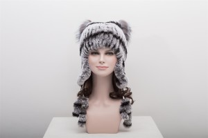 1704118 rex rabbit fur hat with tassles eileenhou lvcomeff (2)