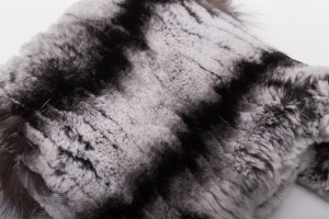 1704118 rex rabbit fur hat with tassles eileenhou lvcomeff (21)