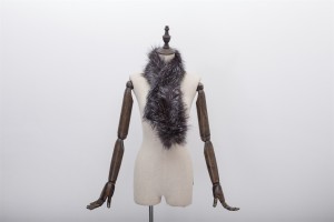 1704128 knitted fox fur scarf eileenhou lvcomeff (3)