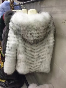 1704208 raccoon fur coat with hood eileenhou lvcomeff (1)