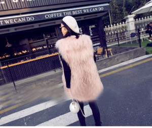 1705072 knitted raccoon fur vest lvcomeff (8)