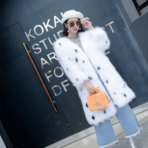 1705107 knitted white fox fur coat with black dot (2)