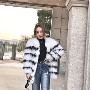 1705109 knitted fox fur coat striped black white (4)