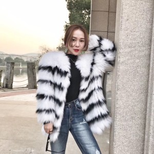 1705109 knitted fox fur coat striped black white (7)