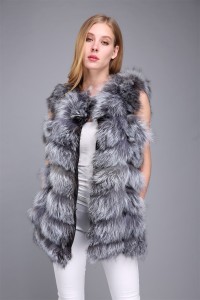 1706036 silver fox fur vest eileenhou (27)
