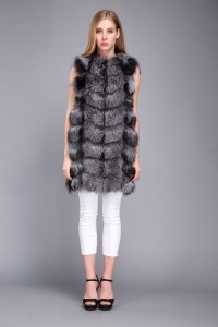 1706037 silver fox fur gilet lvcomeff (2)