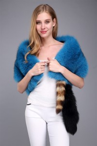 1706041 fox fur scarf with raccoon fur tail eileenhou (2)