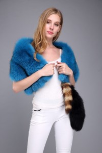 1706041 fox fur scarf with raccoon fur tail eileenhou (3)
