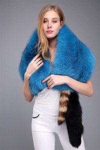 1706041 fox fur scarf with raccoon fur tail eileenhou (7)
