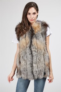 1708001 fox fur vest eileenhou lvcomeff (30)