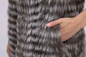 1708156 silver fox fur vest (29)