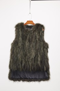 1708157 knitted raccoon fur vest eileenhou (2)
