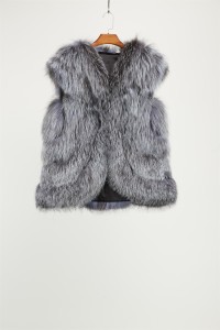 1708165 fox fur gilet waistcoat eilenehou (1)
