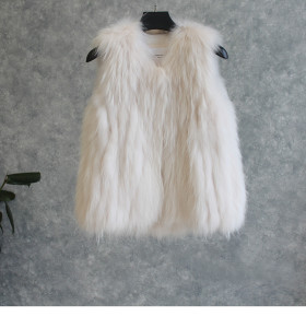1709054 knitted raccoon fur vest (16)