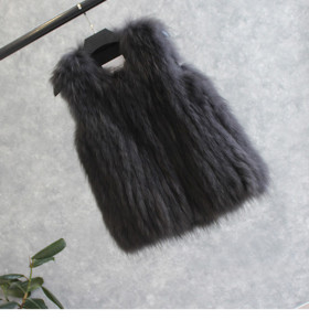 1709054 knitted raccoon fur vest (26)