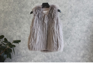 1709054 knitted raccoon fur vest (28)