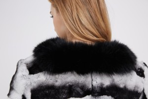 1807032 rex rabbit chinchilla coat with fox fur front eileenhou (29)