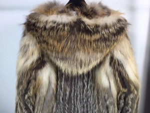 1809030 fox fur coat eileenhou (4)