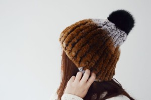 1809053 knitted rex rabbit fur hat with fox poms wholesale (14)