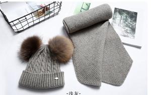 1809073 knitting hat with raccoon poms scarf set eileenhou (2)