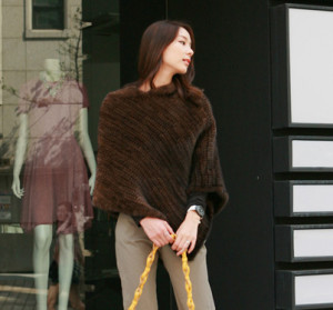 knitted mink fur poncho with hood eileenhou (3)