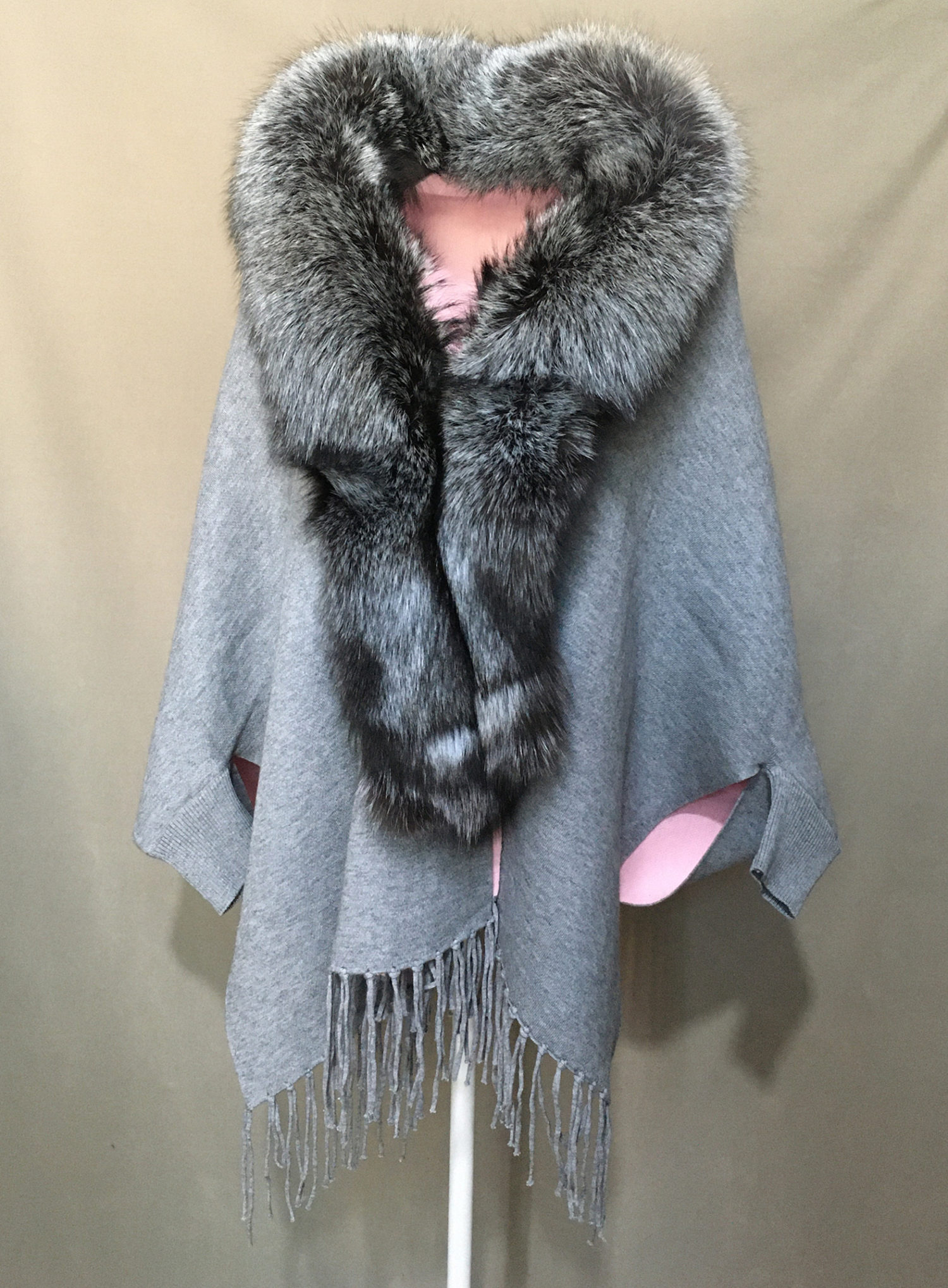 real fox fur shawl with cuff and tassels lvcomeff 210914 - Image 5