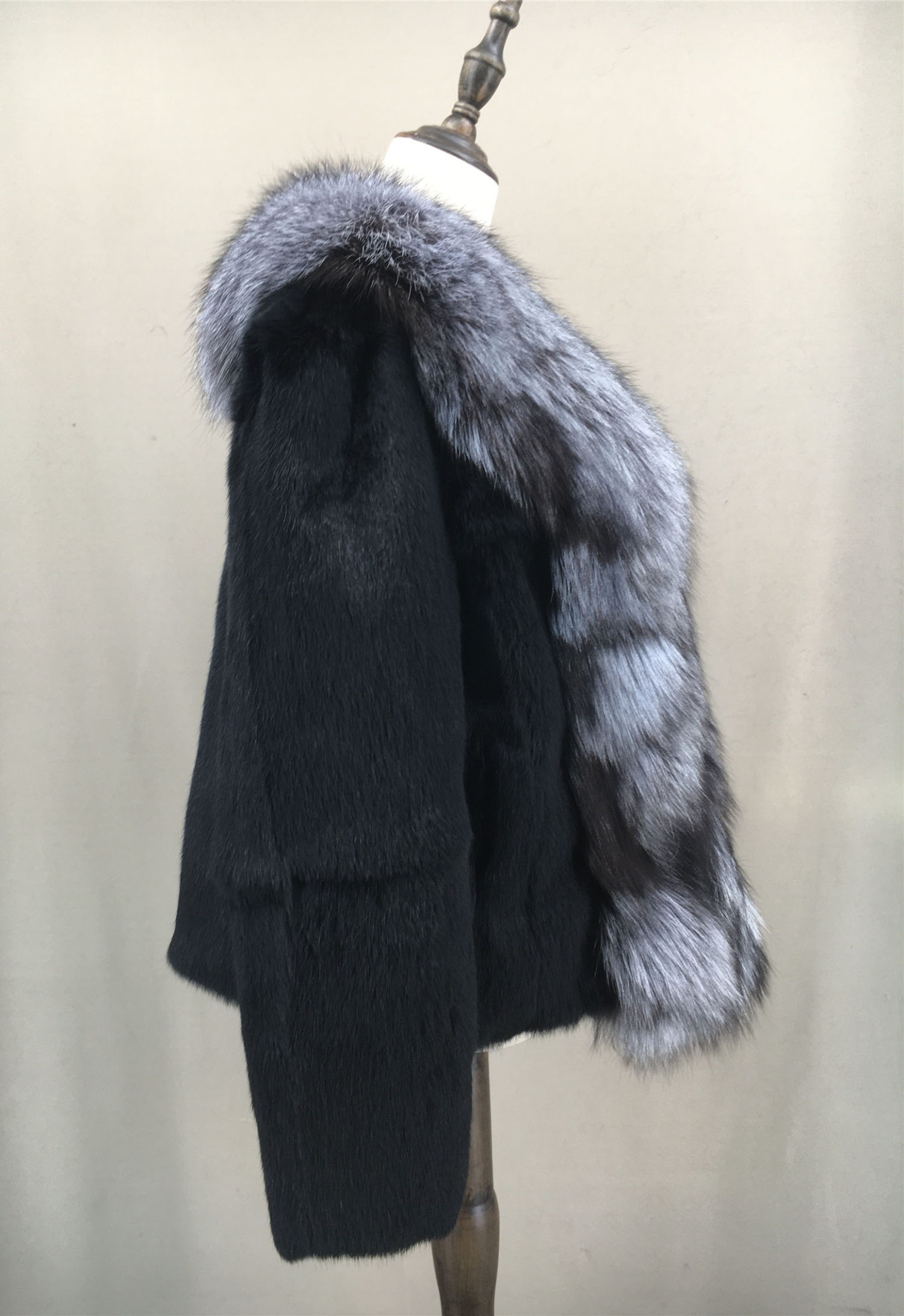 real rabbit fur full pelt with sliver fox collar lvcomeff 2210028 - Image 3